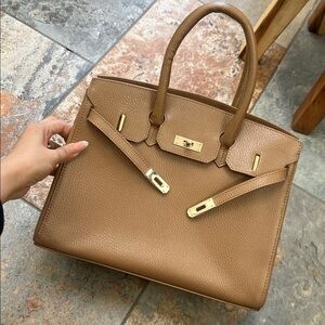 Leather handcrafted Elegant Tan Handbag with Gold Hardware